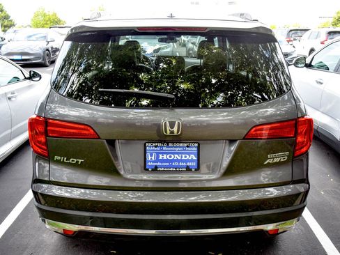 Used 2018 Honda Pilot Touring image 17