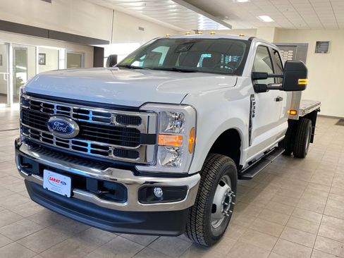 New 2025 Ford F350 XL w/ XL Chrome Package image 4