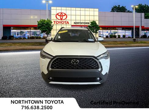 Used 2023 Toyota Corolla Cross XLE AWD/4WD image 5