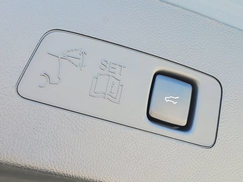 Used 2024 Lincoln Corsair AWD w/ Equipment Group 101A image 30