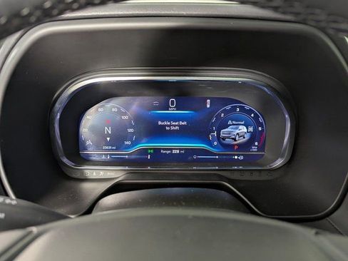 Used 2024 Chevrolet Tahoe High Country image 12