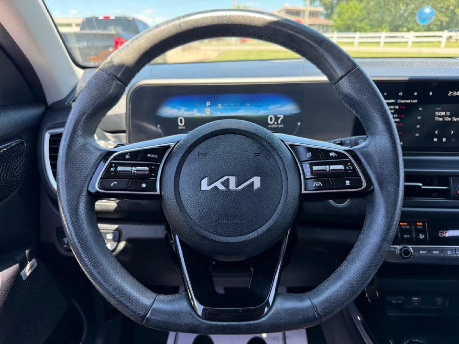Used 2024 Kia Seltos SX w/ SX Sunroof Package AWD/4WD image 22