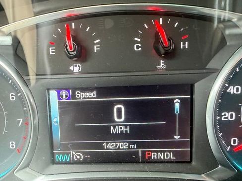 Used 2019 Chevrolet Traverse LT FWD image 13
