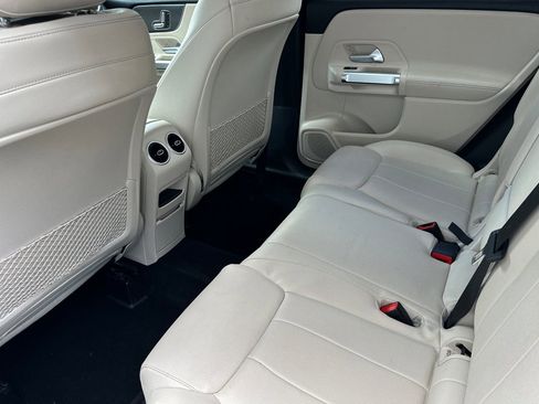 Used 2020 Mercedes-Benz GLB 250 image 14