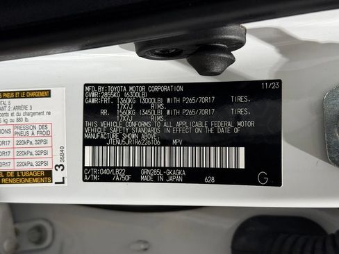 Certified 2024 Toyota 4Runner SR5 Premium w/ Moonroof Package AWD/4WD image 33