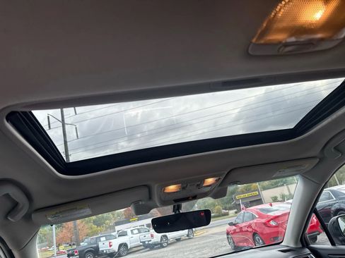 Used 2018 Subaru Outback 3.6R Limited image 14