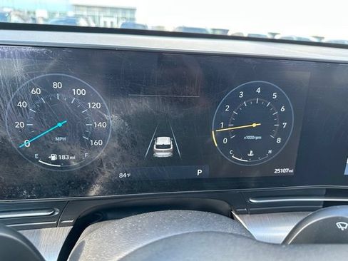 Used 2024 Hyundai Kona Limited AWD/4WD image 28