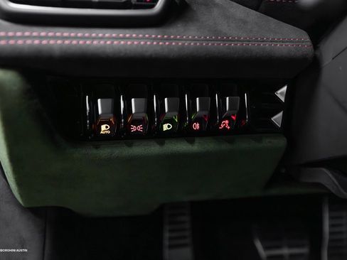 Used 2024 Lamborghini Huracan Sterrato image 26