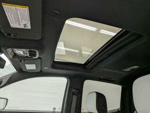 Certified 2024 GMC Canyon AT4X image 20