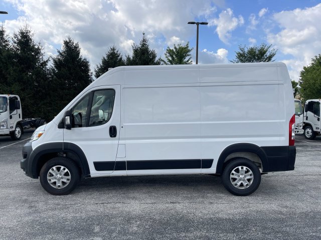 Used 2024 RAM ProMaster 2500 w/ Quick Order Package 22G SLT FWD image 2