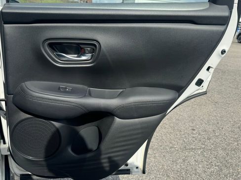 Used 2023 Honda HR-V LX image 18