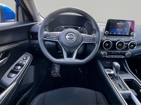 Used 2025 Nissan Sentra SV FWD image 8