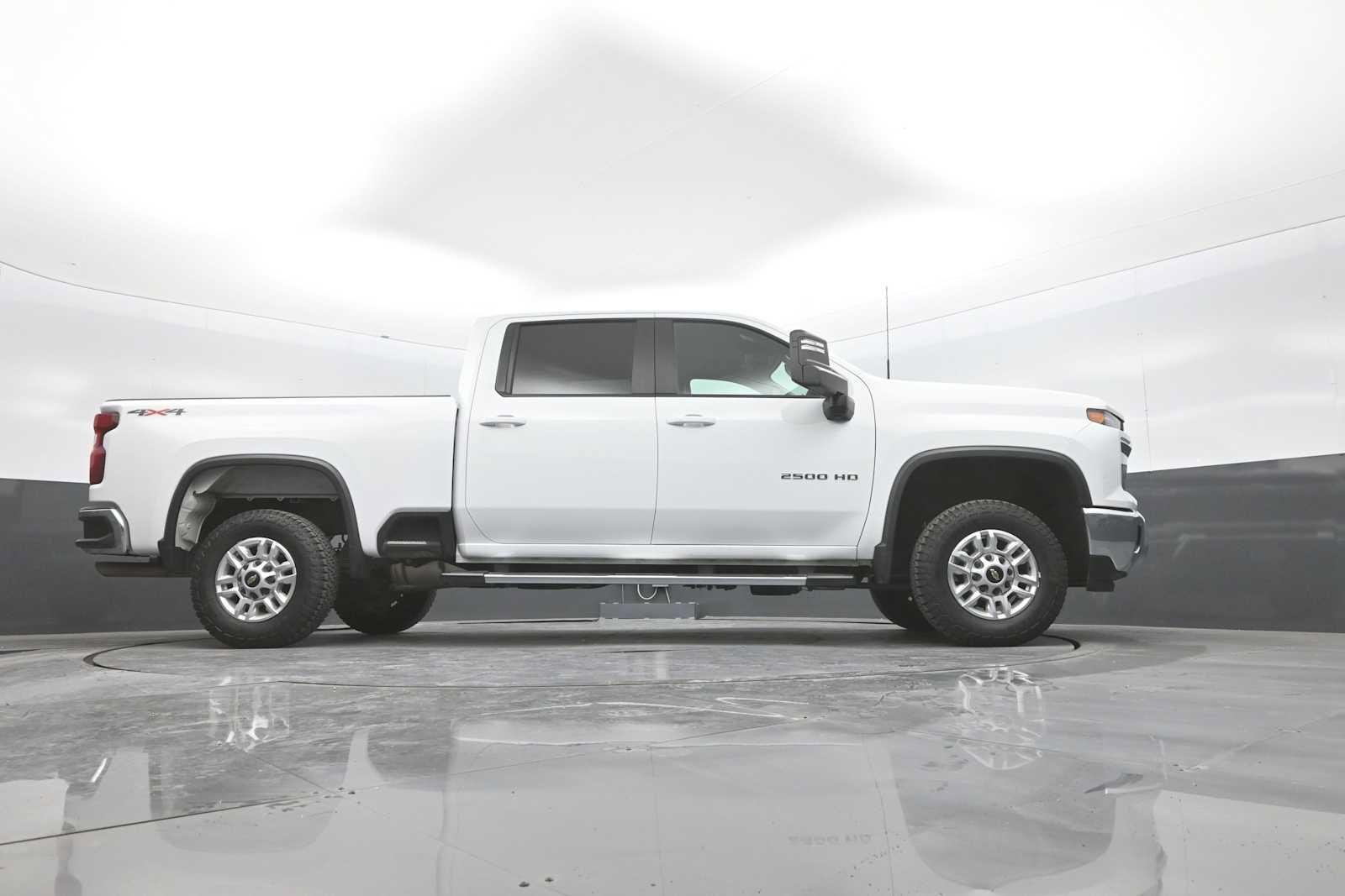 Used 2025 Chevrolet Silverado 2500 LT w/ Convenience Package AWD/4WD image 48