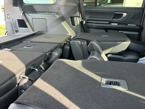 New 2025 Ford Expedition Platinum w/ Stealth Performance Package AWD/4WD image 38