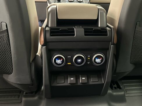 Used 2023 Land Rover Defender 110 SE image 42