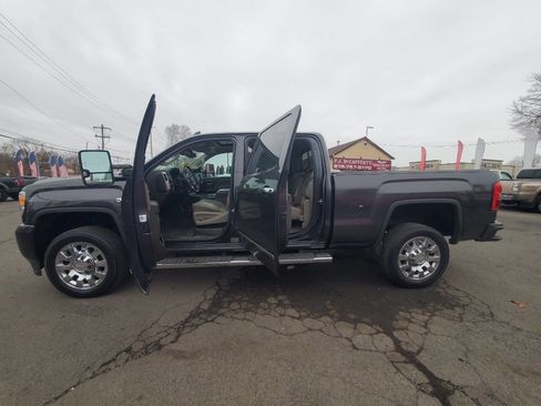 Used 2016 GMC Sierra 2500 Denali w/ Driver Alert Package image 10