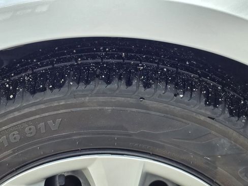 Used 2022 Toyota Corolla LE FWD image 28