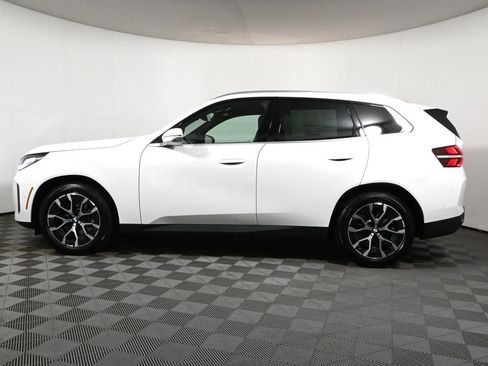 Used 2025 BMW X3 xDrive30i w/ Premium Package image 2