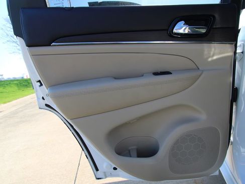 Used 2020 Jeep Grand Cherokee Overland image 42