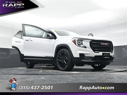 Used 2023 GMC Terrain SLE w/ Driver Convenience Package image 23