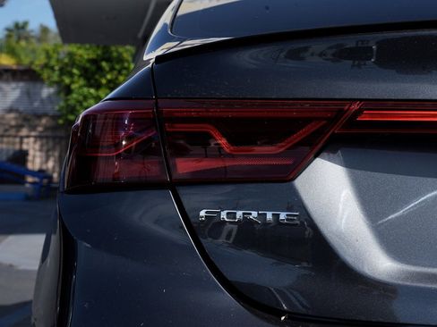 Used 2020 Kia Forte GT-Line w/ GT-Line Premium Package image 9