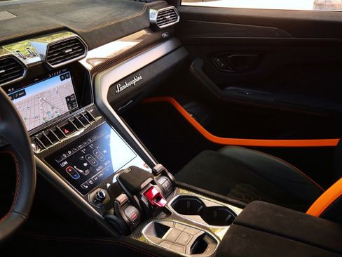 Used 2024 Lamborghini Urus Performante image 26