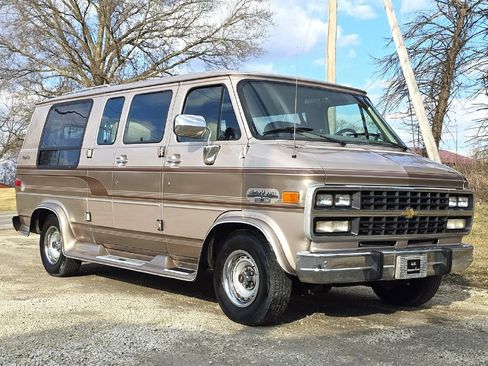 Used 1994 Chevrolet G20 image 7