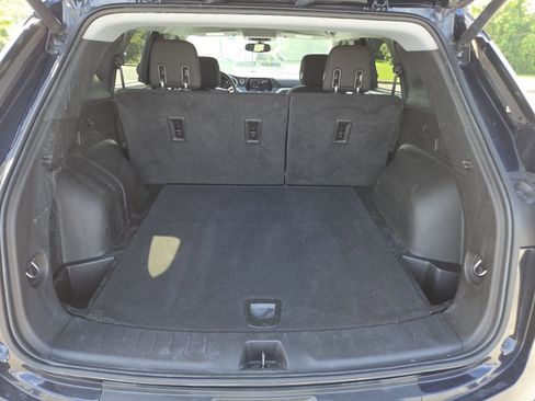 Used 2020 Chevrolet Blazer LT FWD image 18