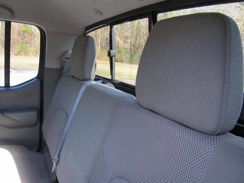 Used 2019 Nissan Frontier SV image 29