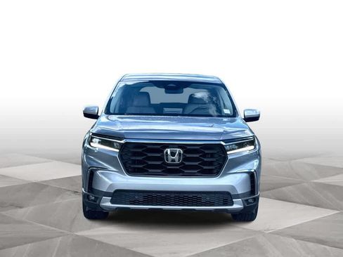 Used 2025 Honda Pilot EX-L image 3