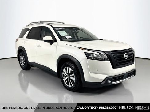 Certified 2023 Nissan Pathfinder SL w/ Lighting Package (N92) AWD/4WD image 3