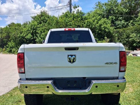 Used 2017 RAM 2500 Tradesman w/ Chrome Appearance Group AWD/4WD image 7
