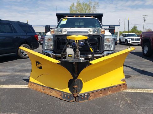 Used 2016 Ford F550 4x4 Regular Cab Super Duty image 9