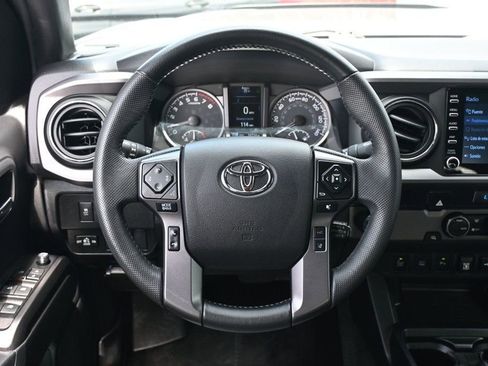 Used 2022 Toyota Tacoma TRD Off-Road image 14