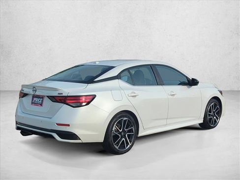 Used 2025 Nissan Sentra SR FWD image 6