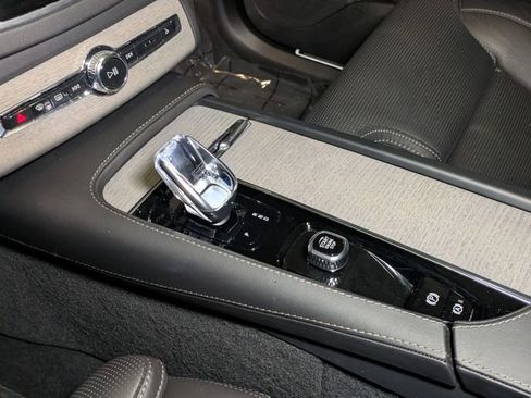 New 2025 Volvo XC90 B6 Ultra w/ Protection Package Premier AWD/4WD image 25