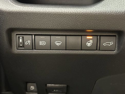 Used 2021 Toyota RAV4 XLE Premium AWD/4WD image 33