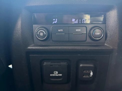 Used 2021 Chevrolet Traverse RS FWD image 19