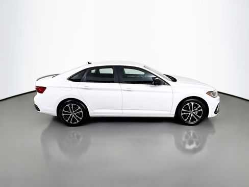Used 2025 Volkswagen Jetta Sport image 8