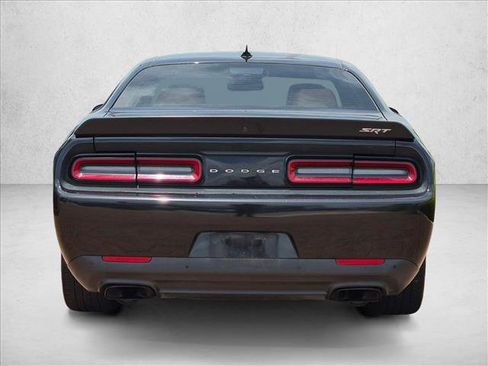 Used 2015 Dodge Challenger SRT Hellcat RWD image 5
