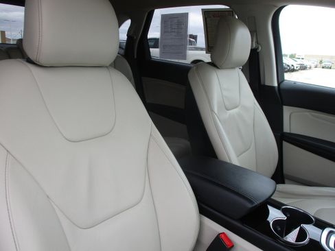 Used 2017 Ford Edge Titanium w/ Cold Weather Package FWD image 42