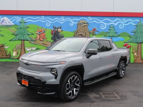 Certified 2025 Chevrolet Silverado EV RST AWD/4WD image 1