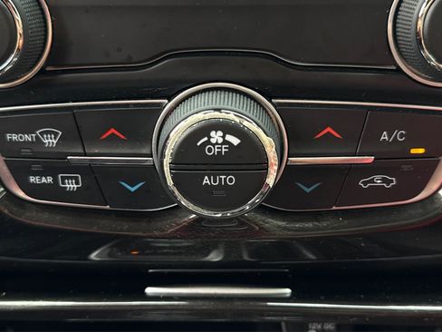 Used 2015 Chrysler 300 Limited RWD image 30