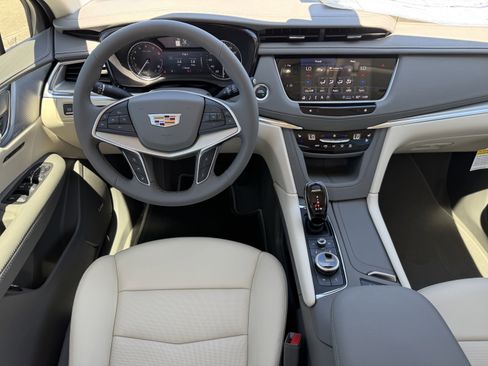 New 2025 Cadillac XT5 Premium Luxury image 15