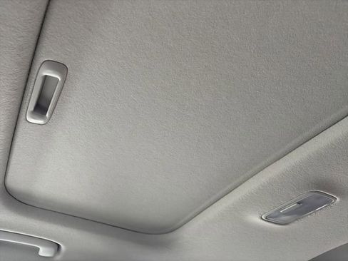 Used 2024 Hyundai Venue SEL image 21