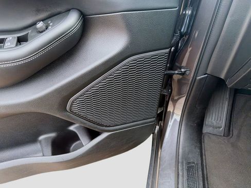 Used 2024 Jeep Grand Cherokee Altitude image 24