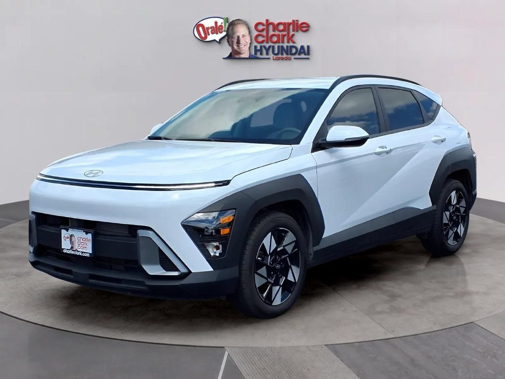 Used 2025 Hyundai Kona SEL FWD image 1