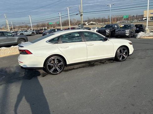 Used 2023 Honda Accord Sport image 7