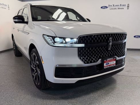 New 2026 Lincoln Navigator Reserve AWD/4WD image 38