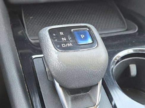 Used 2021 Nissan Rogue SV FWD image 24